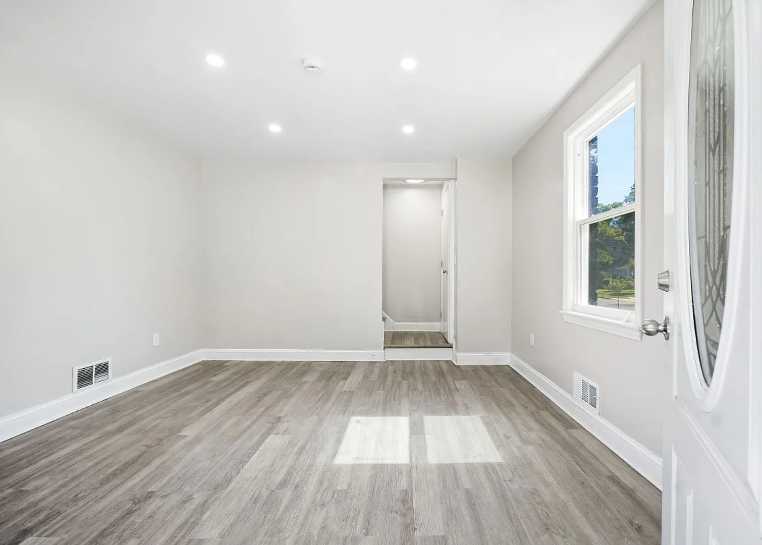 Beautifully Renovated Three Bedroom 2 Bath Home In College Park Is Immediately Available — Photo 3