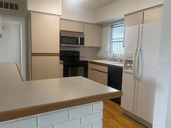 3rd image of 209 Teresa Dr