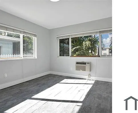 320 85th St #8 — Photo 8