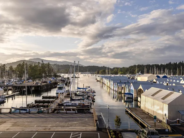 2270 Harbour Rd #201, Sidney, BC V8L 2P6