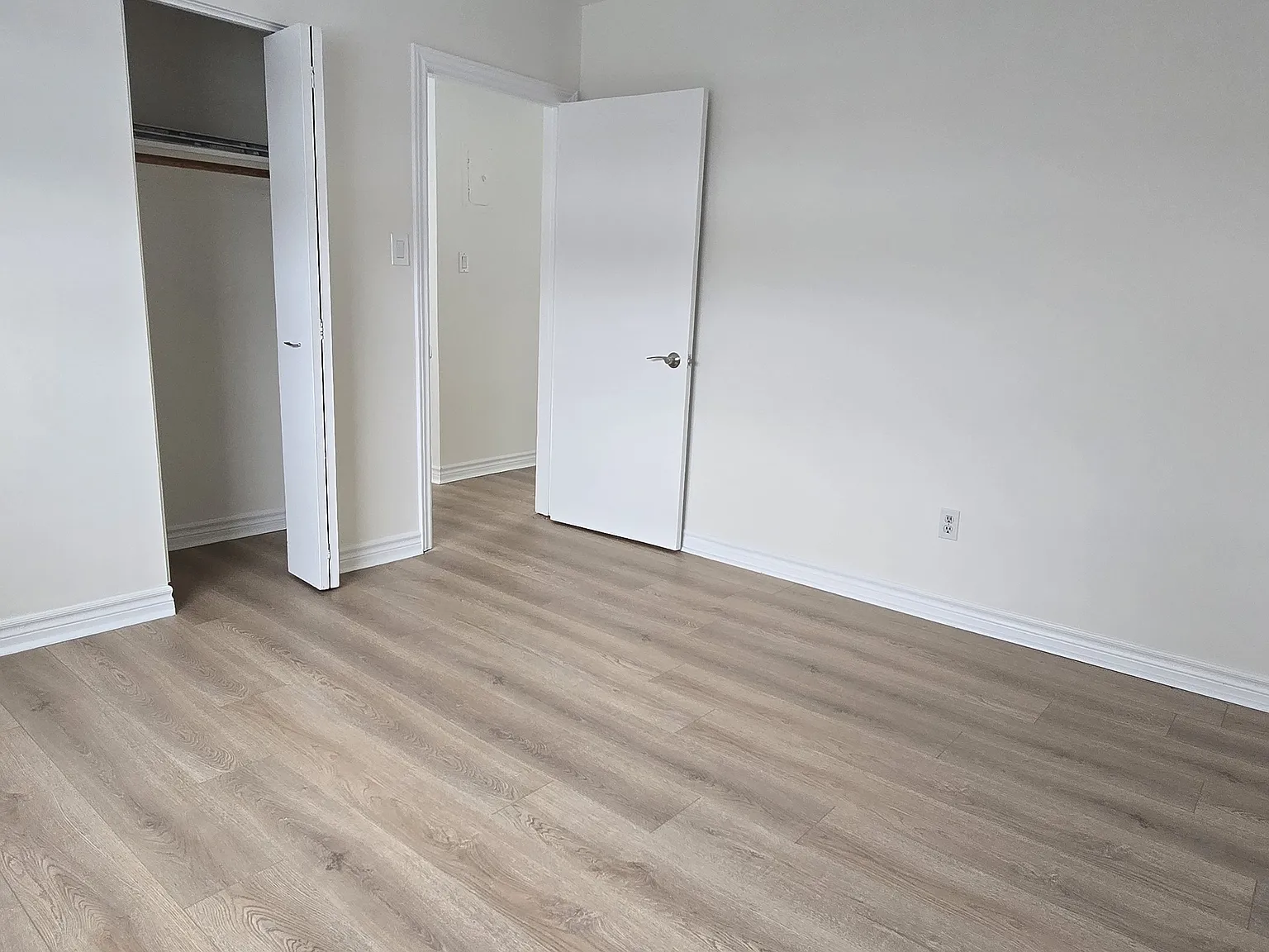 23 Rutherford Drive Kitchener — Photo 2