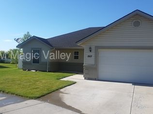 867 Grace Dr W, Twin Falls, ID 83301