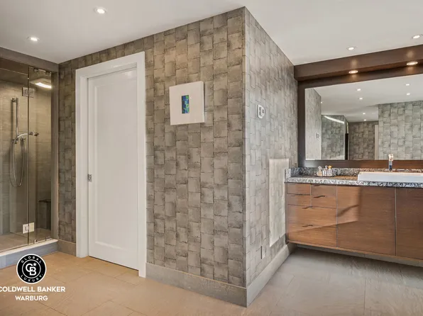 190 East 72nd Street image 7 of 18