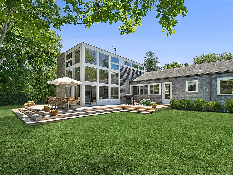 78 Bridge Ln — Photo 2