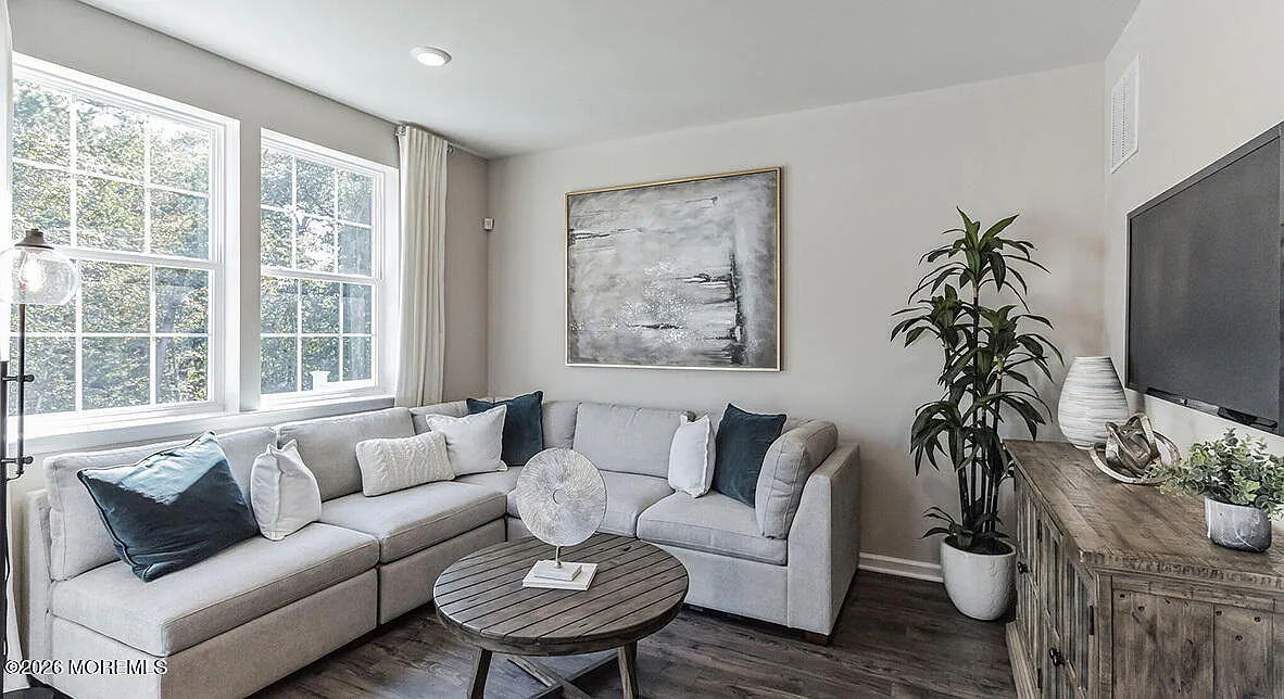 4 bed, 3.5 bath, 2698 sqft, $3,800 — Photo 4
