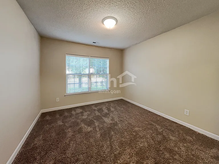 2208 Thorncrest Dr — Photo 12