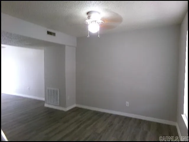101 Ellis Dr #D — Photo 2