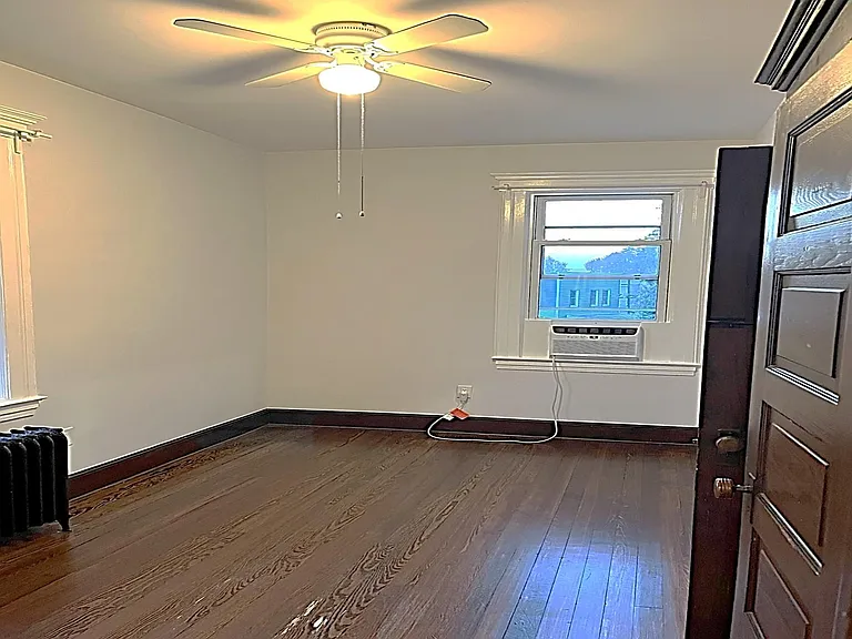 77 Sanford Pl — Photo 6