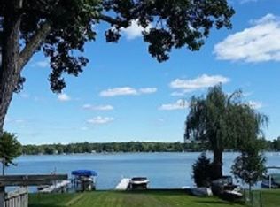 8323 Hillpoint Dr, Brighton, MI