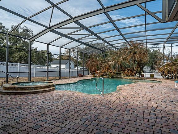 4th image of 10625 Bronson Rd