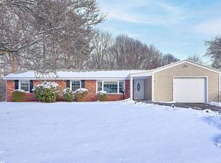 27 Donegal Rd, Peabody, MA 01960