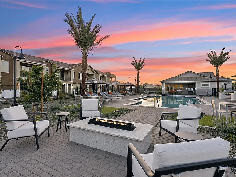 Rev3 at Encanto West