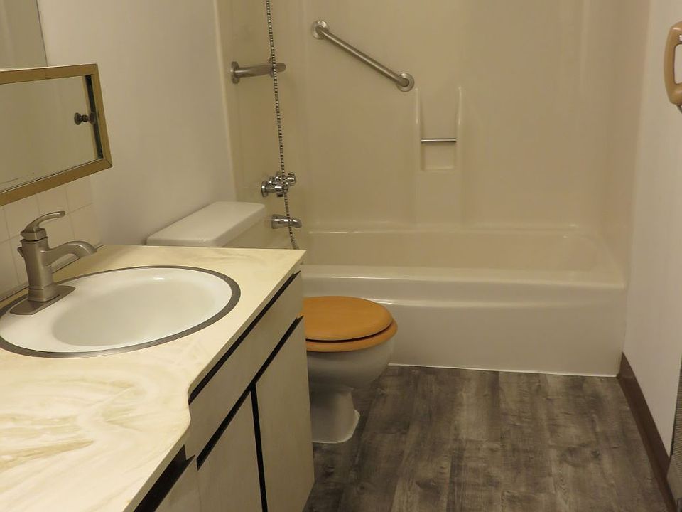 1st image of 2331 E Market St APT 109-B