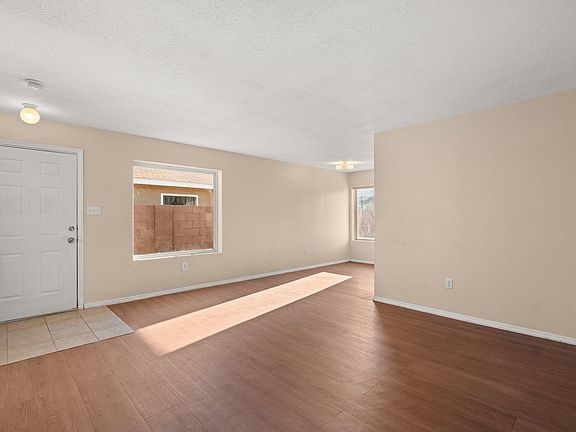 5th image of 1305 Amole Vista St SW