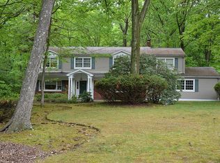 2 Terkuile Rd, Montvale, NJ 07645