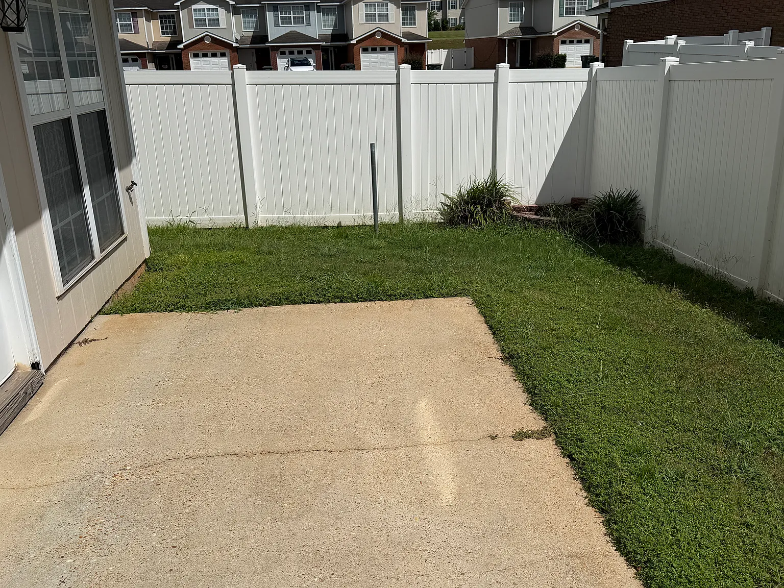 3 bed, 2.5 bath, 1494 sqft, $1,500 — Photo 2