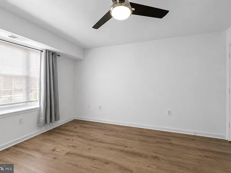 6901 Victoria Dr #I — Photo 22