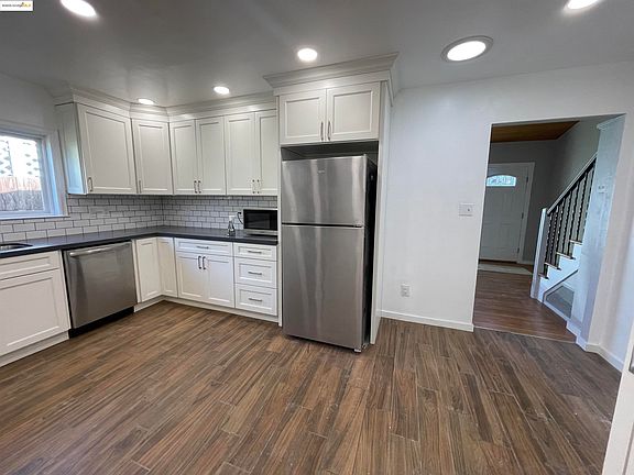 2nd image of 37 Los Cerritos Dr