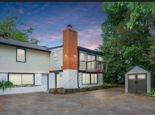 11 Walnut St, Livingston, NJ 07039