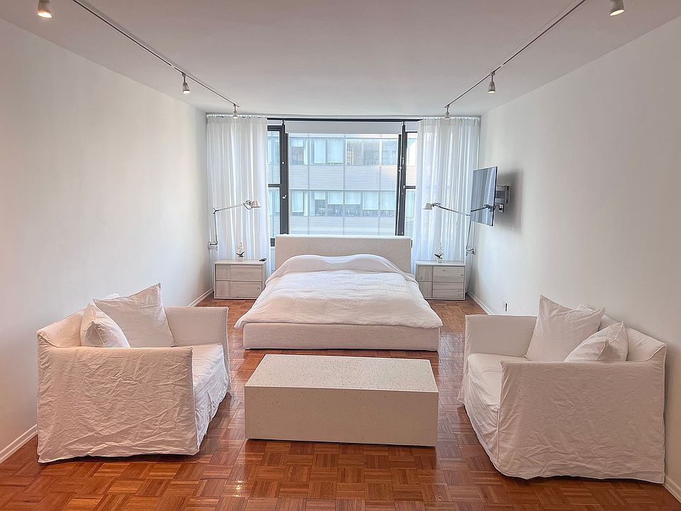 1st image of 117 E 57th St #34F2