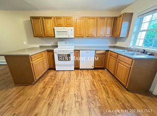 5 River Village Dr, Milford, ME 04461