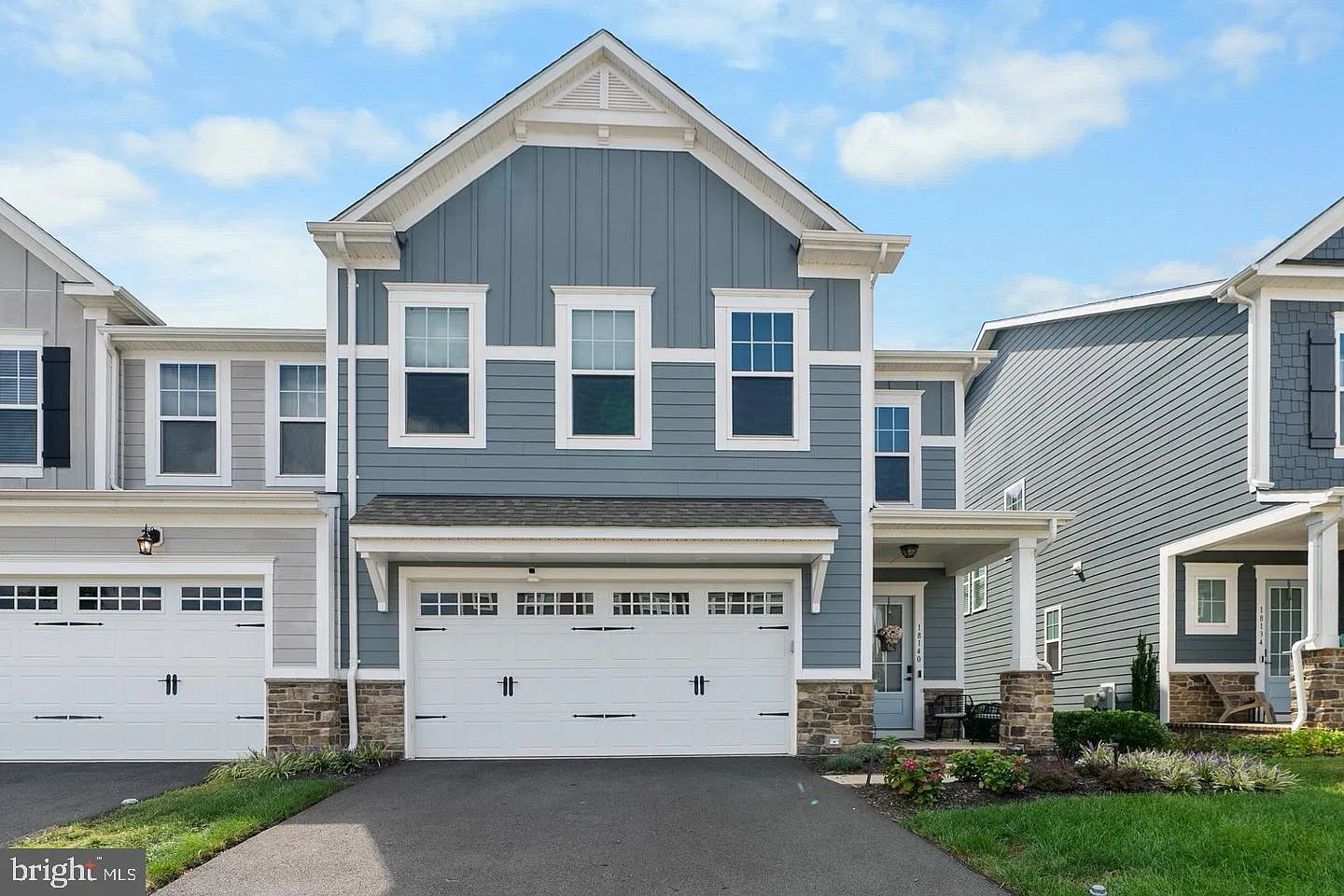 4 bed, 3.5 bath, 3166 sqft, $4,000 — Photo 1