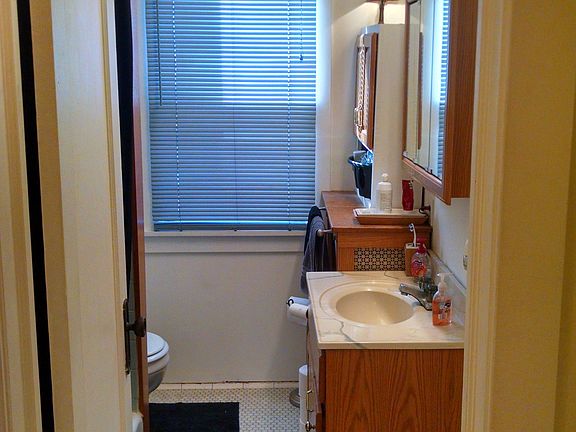 3rd image of 1661 Hubbard Ave