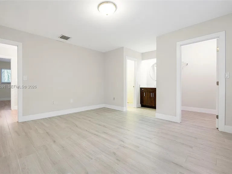 3056 Shipping Ave #2 — Photo 26