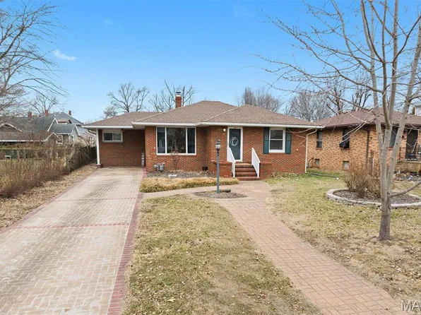 270 S 9th St, Wood River, IL 62095