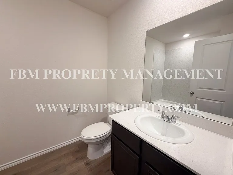 329 Thoroughbred St — Photo 6