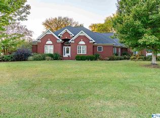 16 Forest Home Dr, Trinity, AL 35673