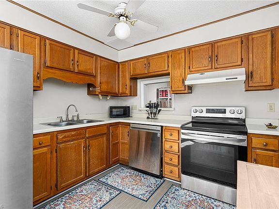 4th image of 4335 Edith Ln APT A