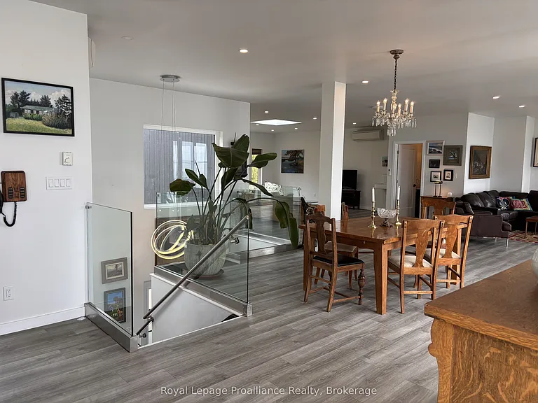 621 Barcovan Beach Rd — Photo 10