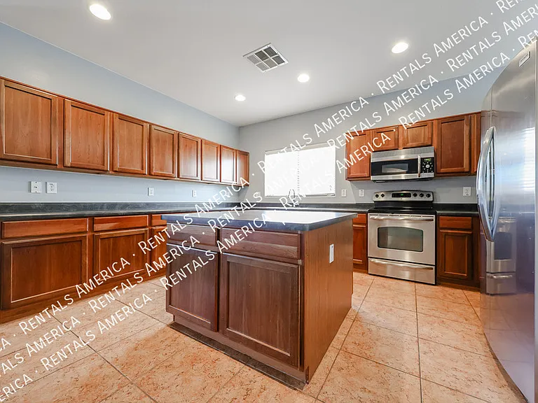 18166 N Jameson Dr — Photo 1