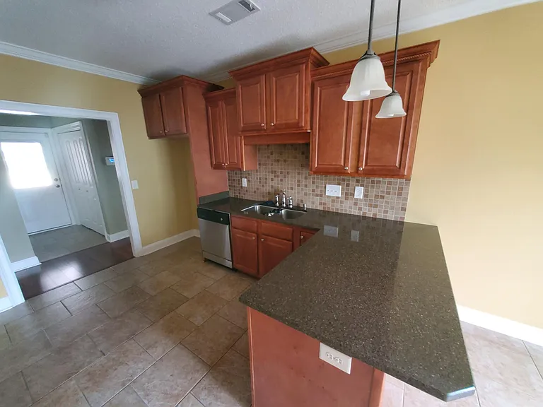 109 Norfolk Cir — Photo 6