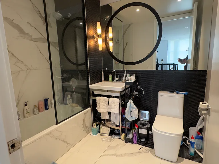 229 Roebling St #4D — Photo 7