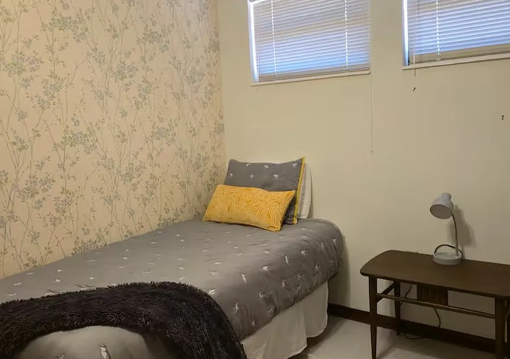 3 bed, 2196 sqft, $2,500 — Photo 4