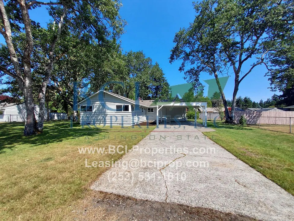 8811 Forest Ave SW