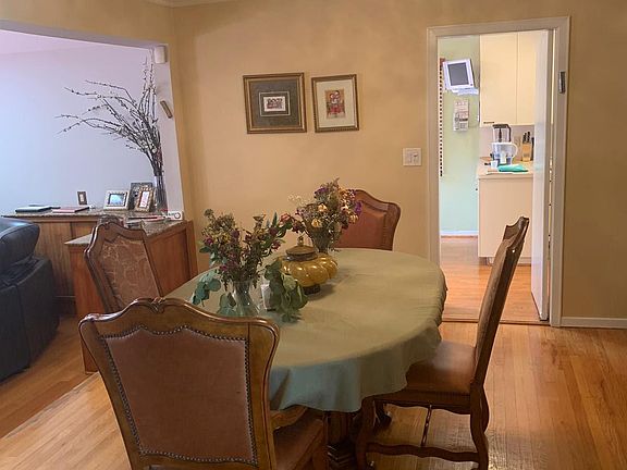 5th image of 162 Claudy Ln