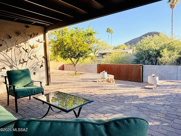 2871 W Saint Tropaz Ave — Photo 37