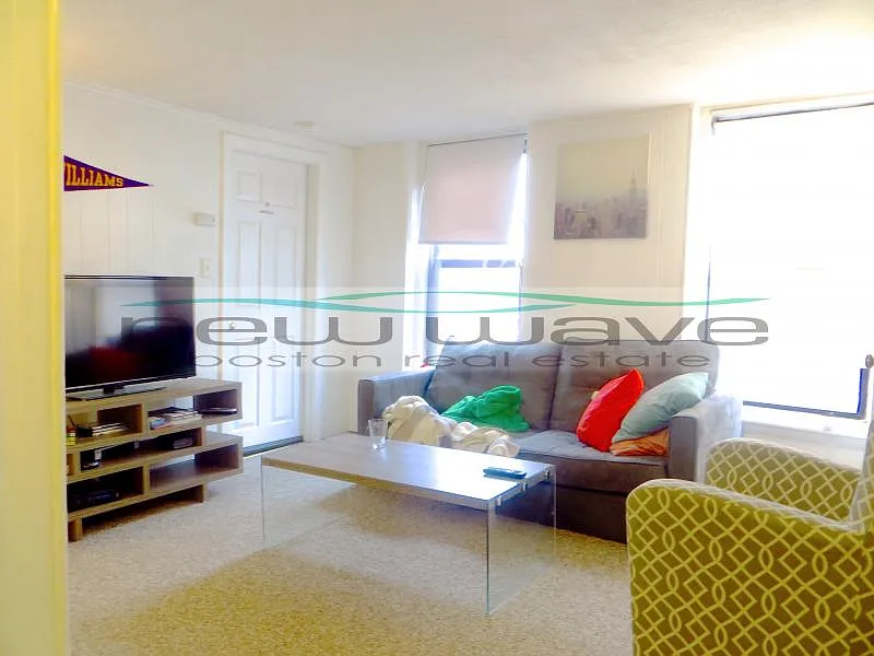 2 bed, 999 sqft, $3,800 — Photo 2