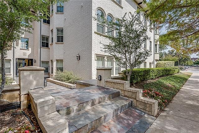1st image of 5801 Hillcrest Ave APT 1