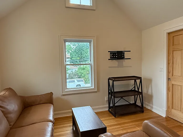93 Cedar Ave #B — Photo 7