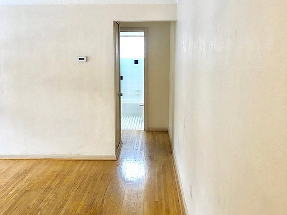 2nd image of 149 Morton St E