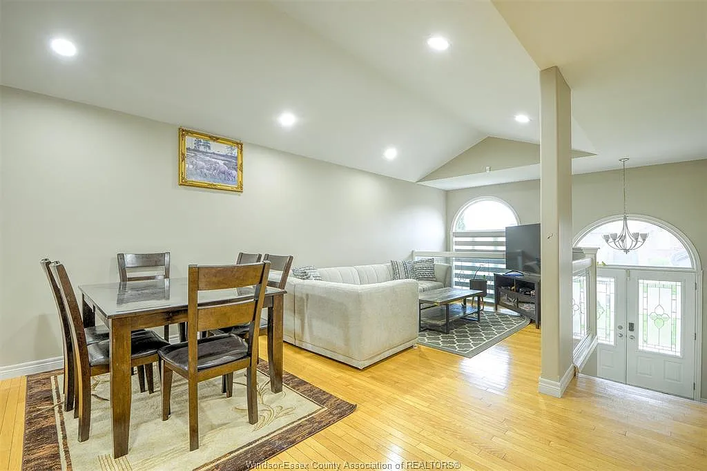 4 bed, $3,200 — Photo 4