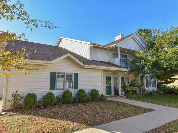 252 Bur Oak LANE #D, Grafton, WI 53024