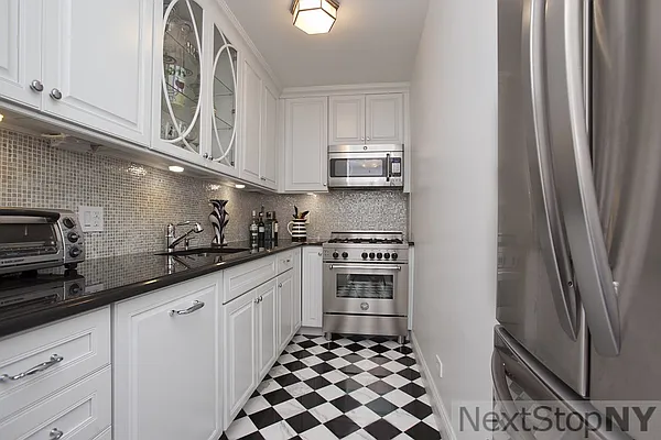 Sold by NextStopNY | media 20
