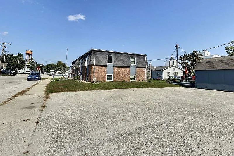 2 bed, 900 sqft, $1,200 — Photo 3