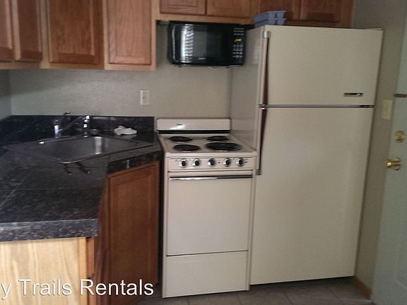 2nd image of 1015 S Juniper Dr APT A