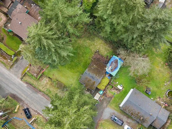 9955 138a St, Surrey, BC V3T 4K9